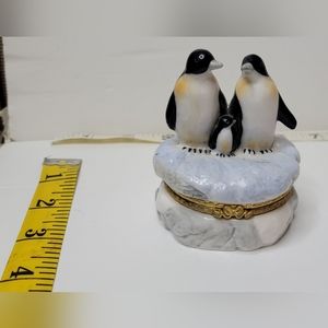 Vintage Hinged Trinket Box Penguin Family My Hinged Box by HercoVtg, gift idea